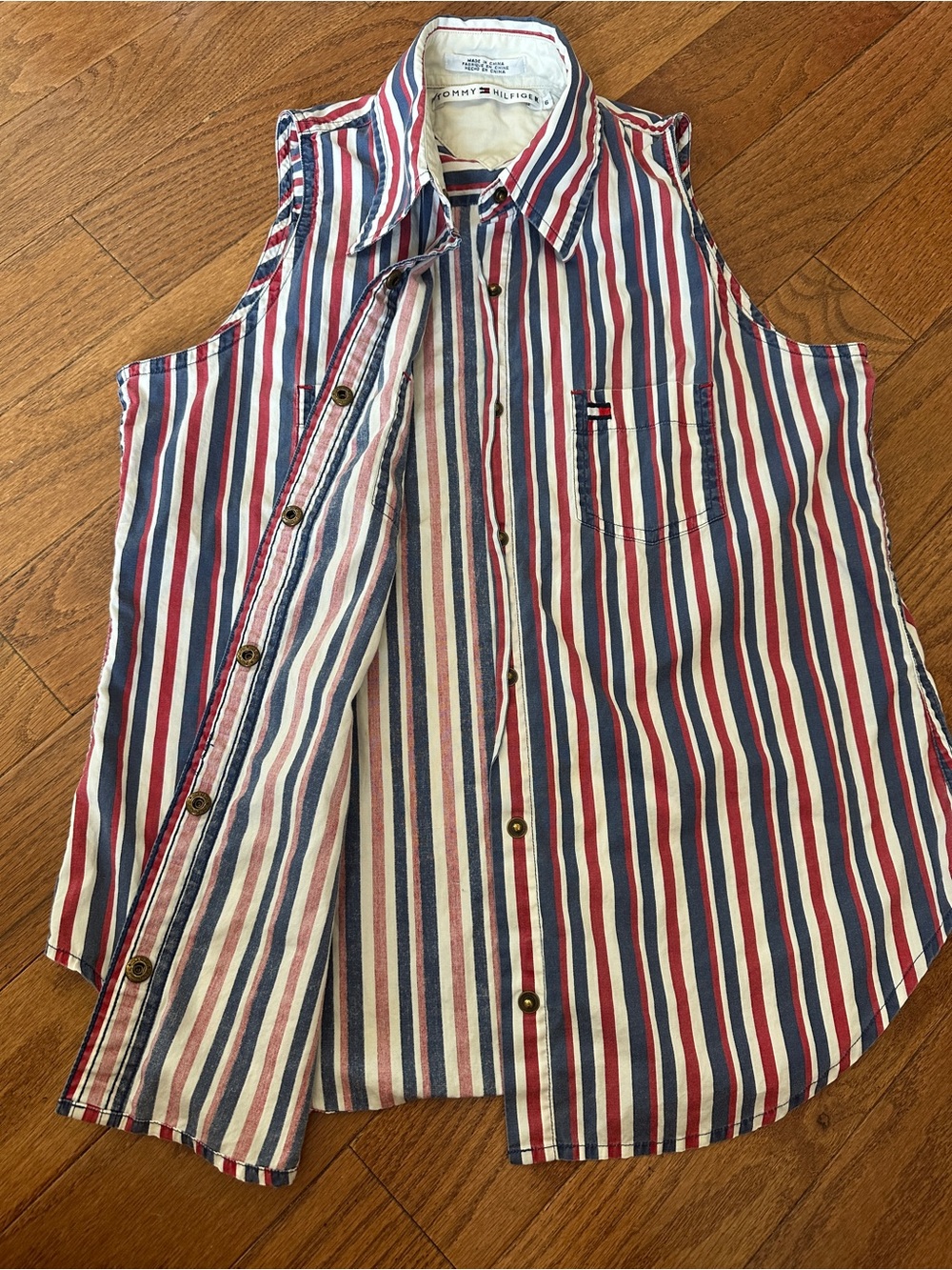 Tommy Hilfiger Sleeveless Snap-up Red White Blue Vertical Stripe Shirt Vest Sz 6